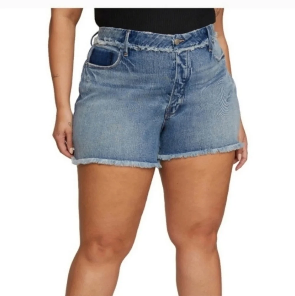 Good American 18 shorts